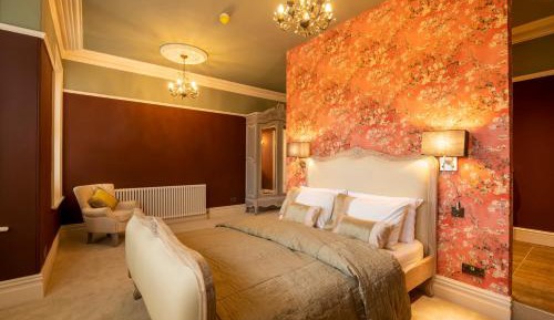 Six-Bedroom Townhouse