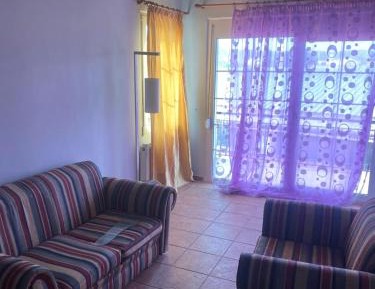 One-Bedroom Apartment with Balcony
