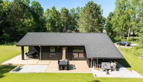 Three-Bedroom Holiday Home 