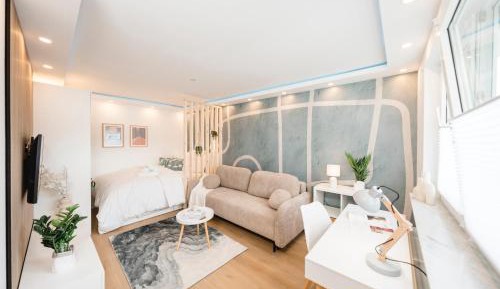 Studio Apartment with Balcony