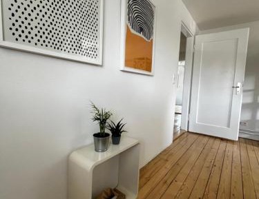 One-Bedroom Apartment with Lake View