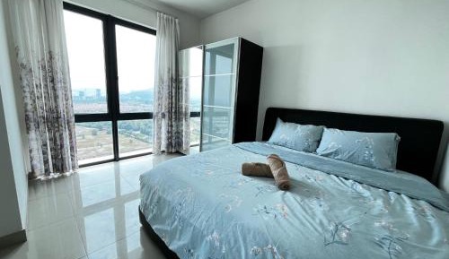 Two-Bedroom Apartment with City View
