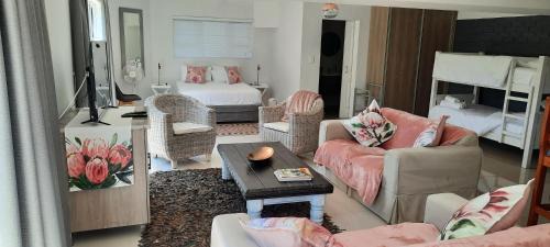 Family Room with Garden View
