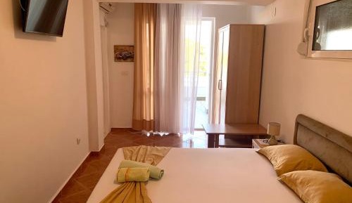 Two-Bedroom Apartment with Balcony and Sea View