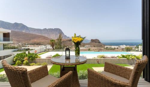 Two-Bedroom Apartment with Terrace and Sea View