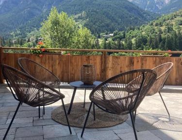 Triple Room with Mountain View