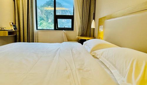 King Room with Mountain View