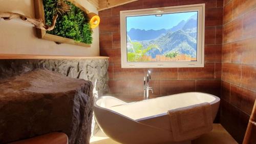 King Room with Mountain View