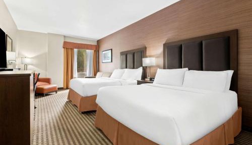 Queen Suite with Two Queen Beds and Sofa Bed