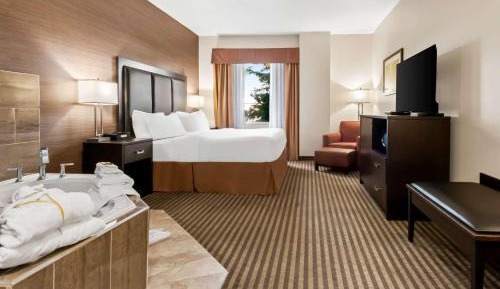 King Suite with Spa Bath