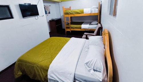 Quadruple Room with Private Bathroom