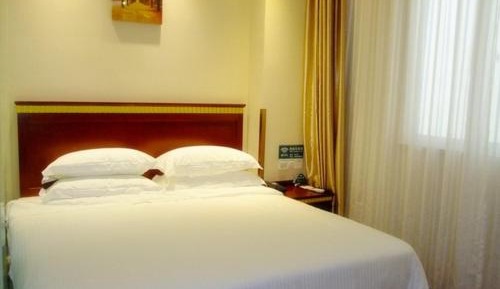 Queen Room B