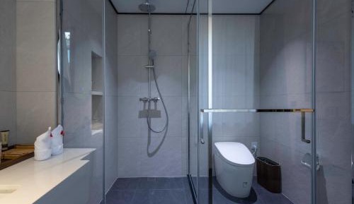 Luxury Queen Room -  Dyson Hair Dryer