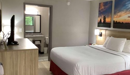 Queen Room - Non-Smoking