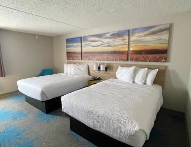 Queen Room with Two Queen Beds - Non-Smoking