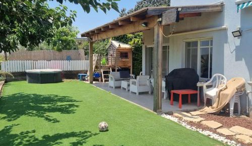 Four-Bedroom Apartment with Balcony 