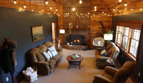 Three-Bedroom Holiday Home 