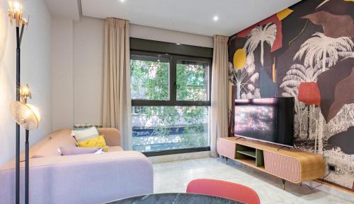 One-Bedroom Apartment with Patio