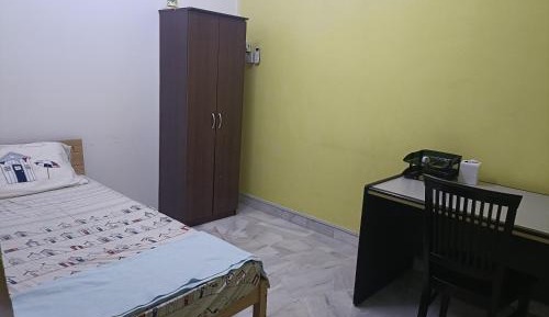 Single Room with Shared Bathroom