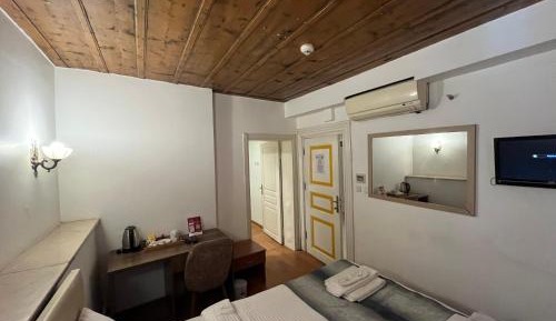 Economy Triple Room