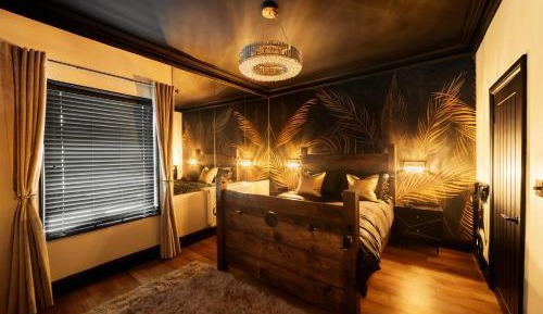 Two-Bedroom Deluxe Apartment with Garden View