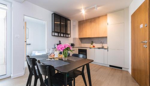 Two-Bedroom Deluxe Apartment with Balcony