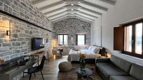Deluxe Suite with Sea View