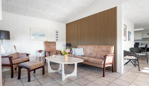 Three-Bedroom Holiday Home 