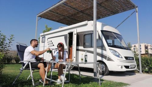 Spot for Caravan/Camper with Shade
