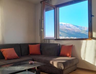 Three-Bedroom Apartment with Mountain View
