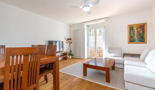Two-Bedroom Deluxe Apartment with Balcony