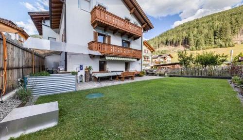 Superior One-Bedroom Apartment with Balcony