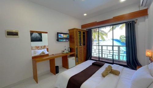 Premier Superior Double Room with Partial Sea View & Balcony