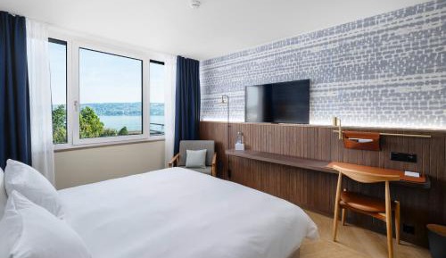 Standard Double Room Lake View