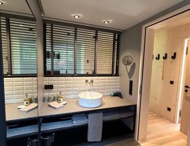 Two-Bedroom Deluxe Apartment with Balcony