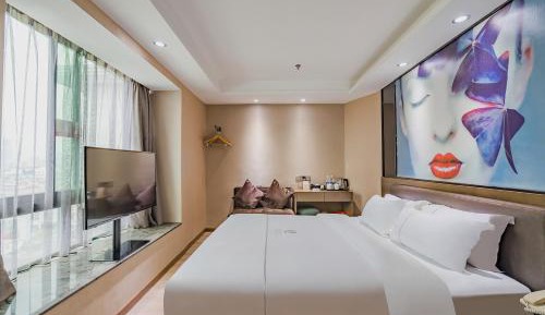 Standard Queen Room