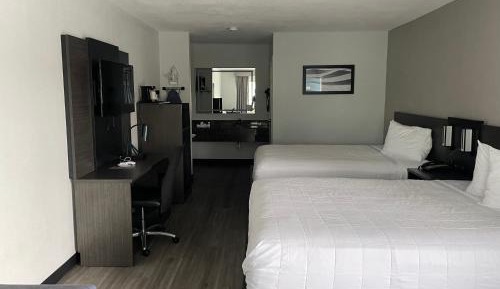 Suite with Two Queen Beds - Non-Smoking