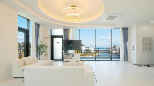 Double Room with Sea View 4