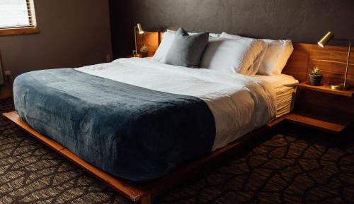 Suite with Mountain View