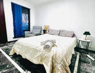 Queen Room with Garden View