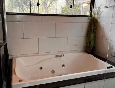 Queen Room with Spa Bath