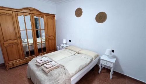 Deluxe Double Room (2 Adults + 1 Child)