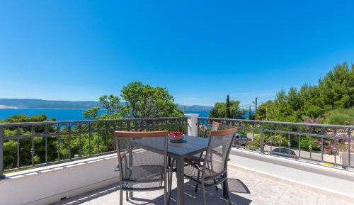 Studio Apartment with Sea View