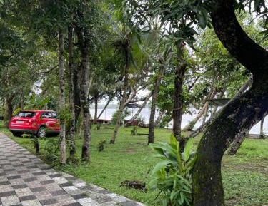 Deluxe Double or Twin Room with Lake View
