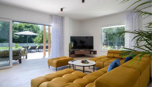 Four-Bedroom Holiday Home