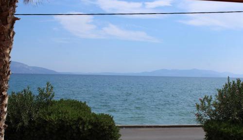 One-Bedroom Apartment with Sea View and Balcony