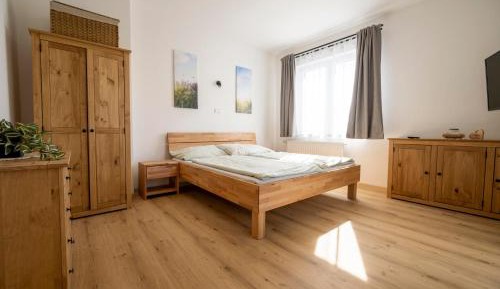 Two-Bedroom Apartment with Shower 