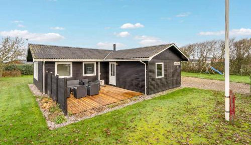 Four-Bedroom Holiday Home