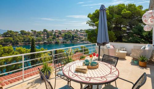 Two-Bedroom Holiday Home with Terrace and Sea View
