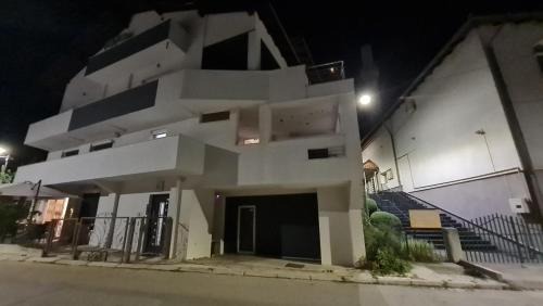 Three-Bedroom Apartment with Balcony